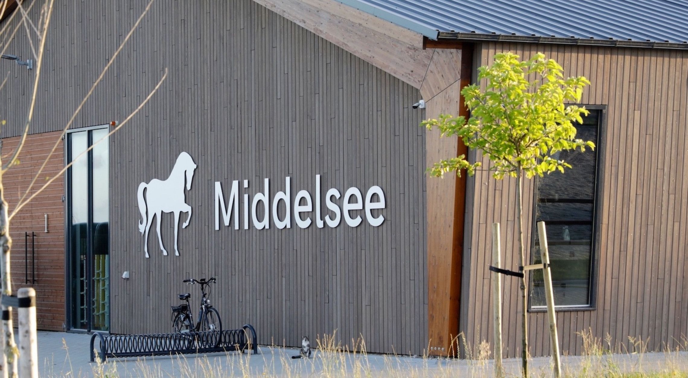 Manege Middelsee - houten gevelbekleding
