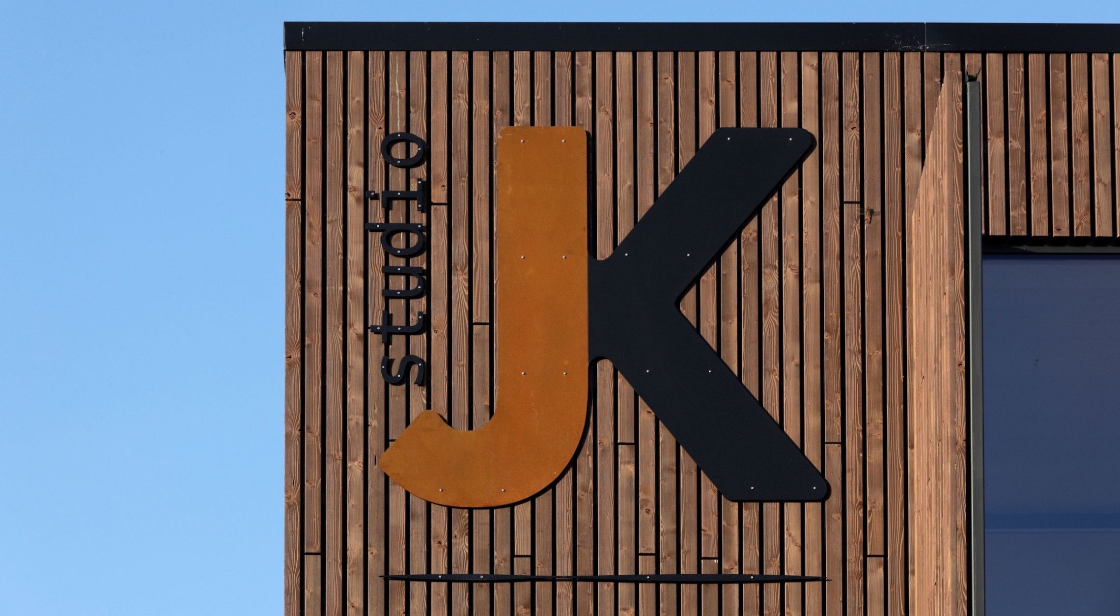 Verticale houten gevelbekleding