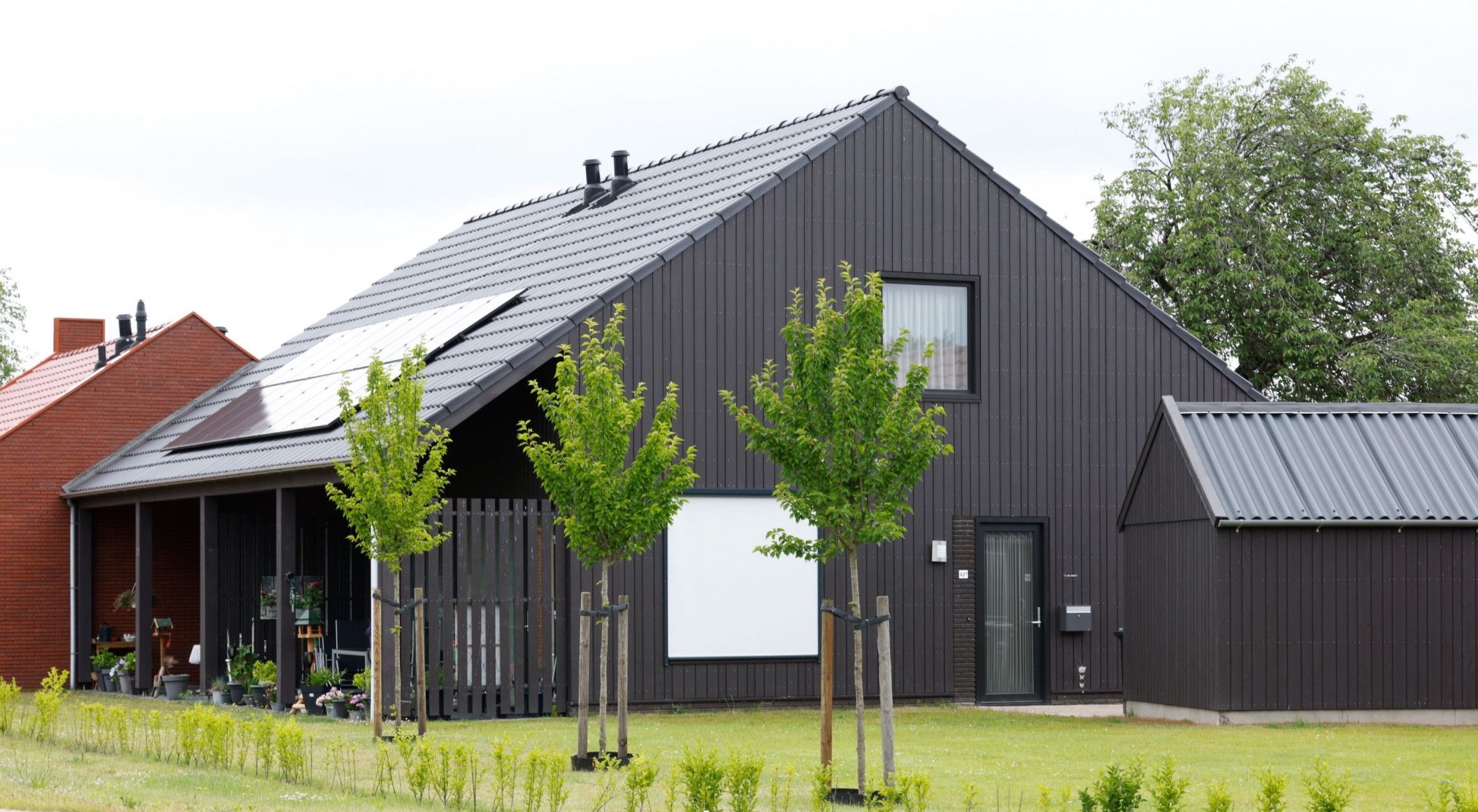 Houten gevel - RAL 8019