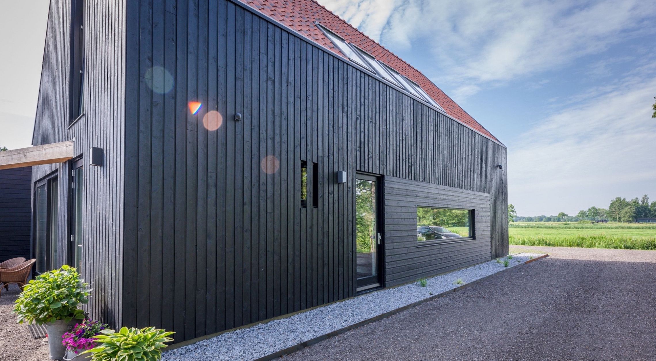 Zwarte houten gevelbekleding - VäriWood